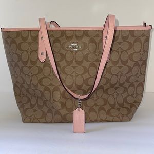 Adorable Coach Purse